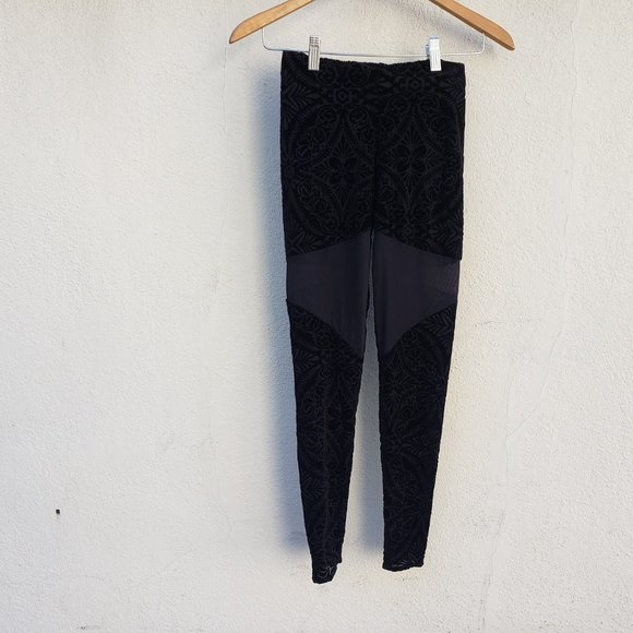 Blackmilk Burned Velvet Sheer Spartan Leggings - Picture 3 of 8